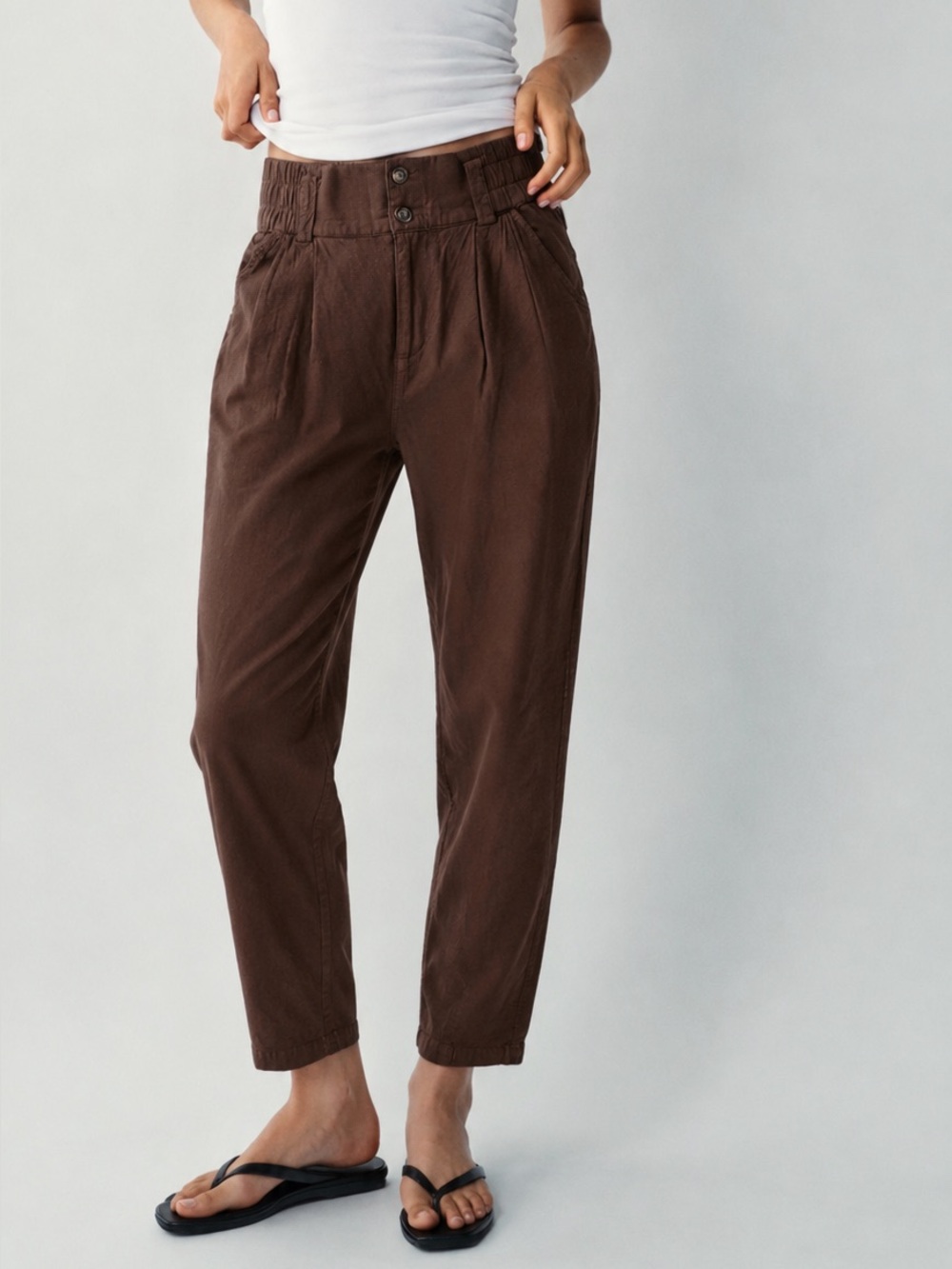 URBAN OUTFITTERS High-Waist Relaxed Fit Cotton Elastic Brown Pants {Small}